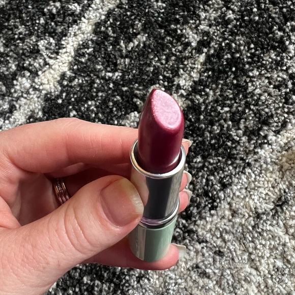 New Clinique Different Lipstick Raspberry Glacé Green Tube Discontinued - Picture 3 of 7